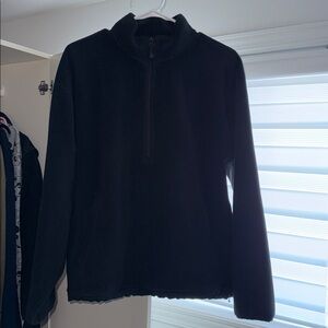 Aritzia Black half-zip fleece pullover